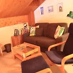 With Balcony For 6 People アパート