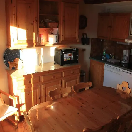 アパート With Balcony For 6 People