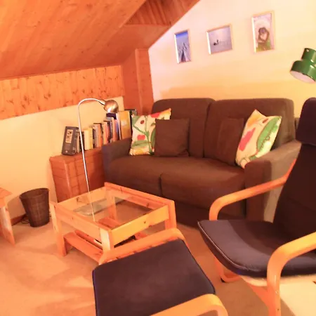 With Balcony For 6 People アパート